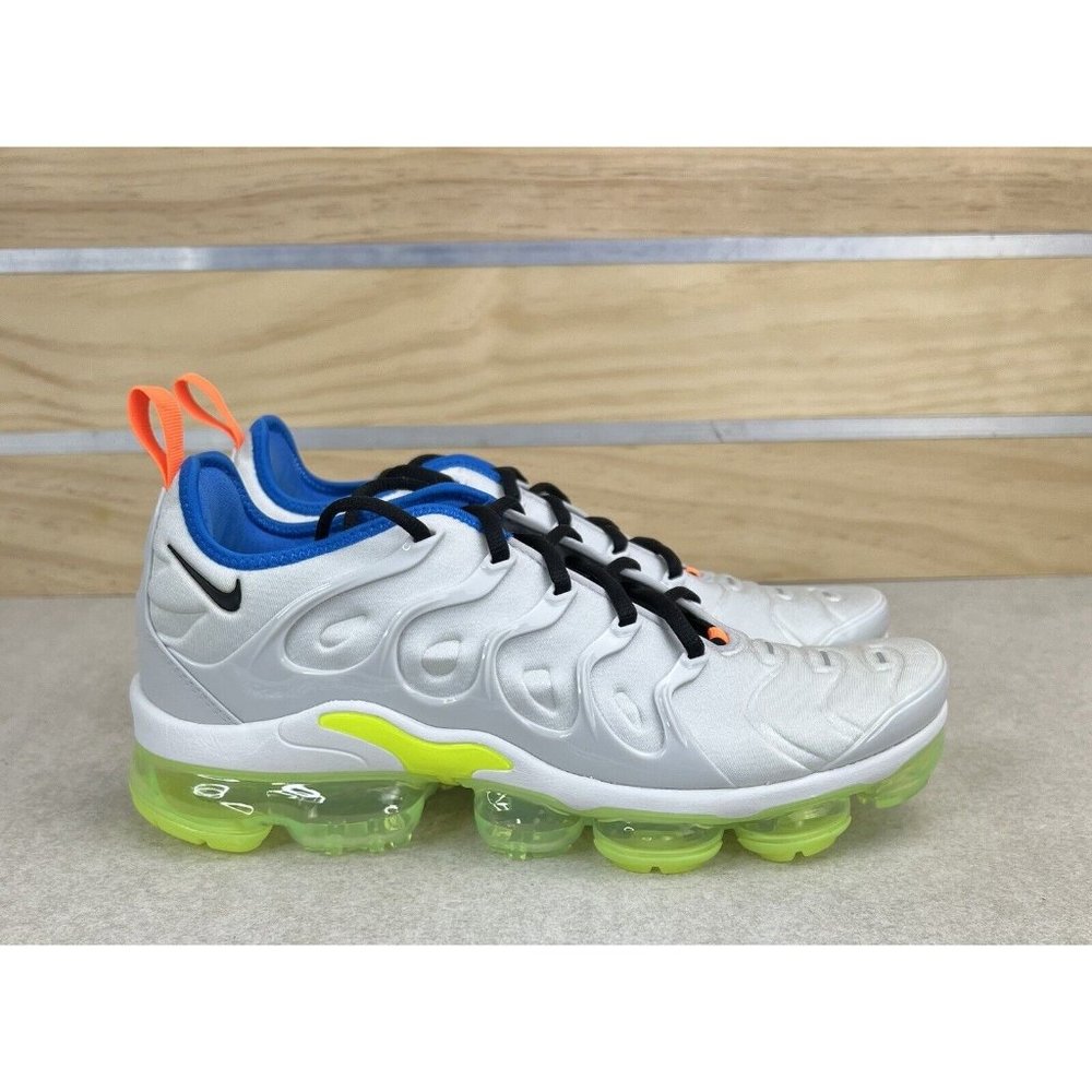 Nike Air VaporMax Plus Photon Dust Volt 2022 Size Womens 11 / Men’s 9.5 - Picture 3 of 10